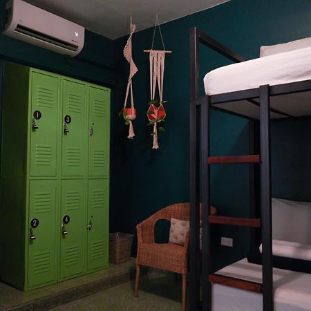 Santurcia Hostel (Adults Only) Сан-Хуан Экстерьер фото